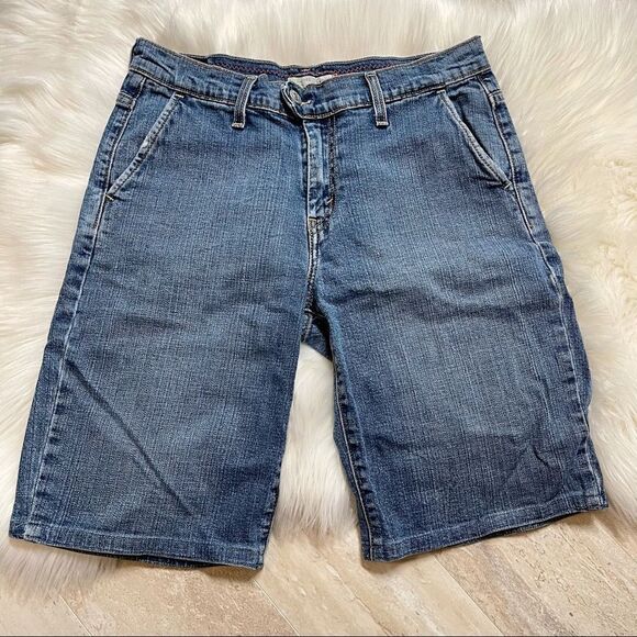 Levi’s 515 Button Flap Long Jean Shorts 406 - Picture 2 of 6